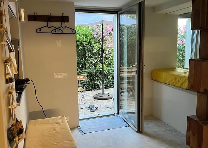 La Casina Fra Gli Oleandri Apartmán *