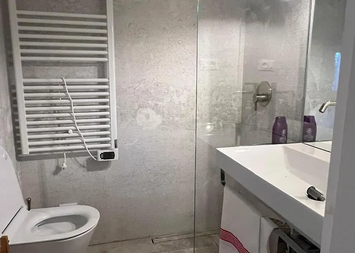 La Casina Fra Gli Oleandri * Zanego